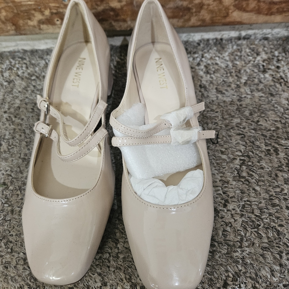 NEW NINE WEST Women's Patent Dress Pump - Size 9 - Picture 5 of 6